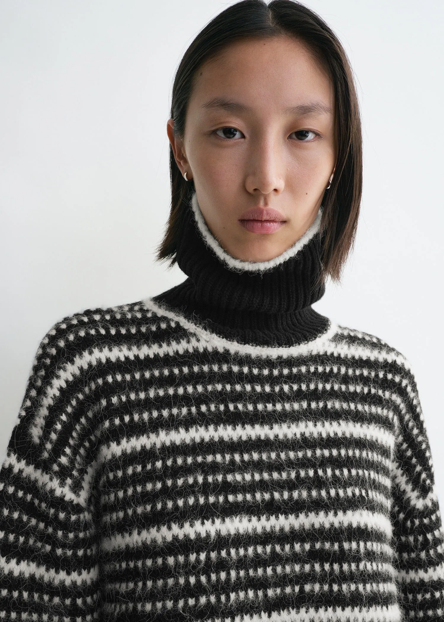 Heritage turtleneck black