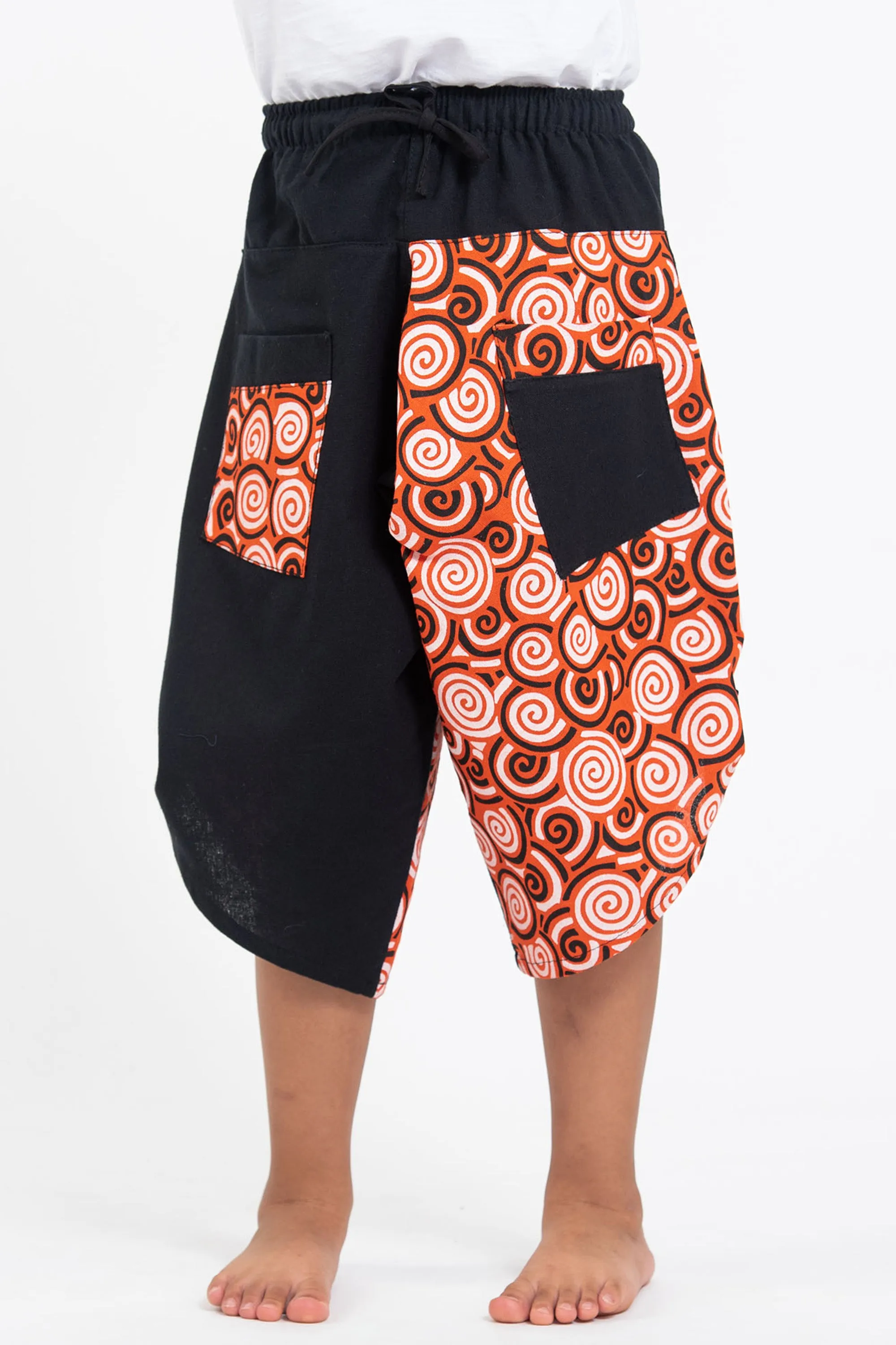 Two Tone Spirals Prints Kids Three Quarter Pants in Black